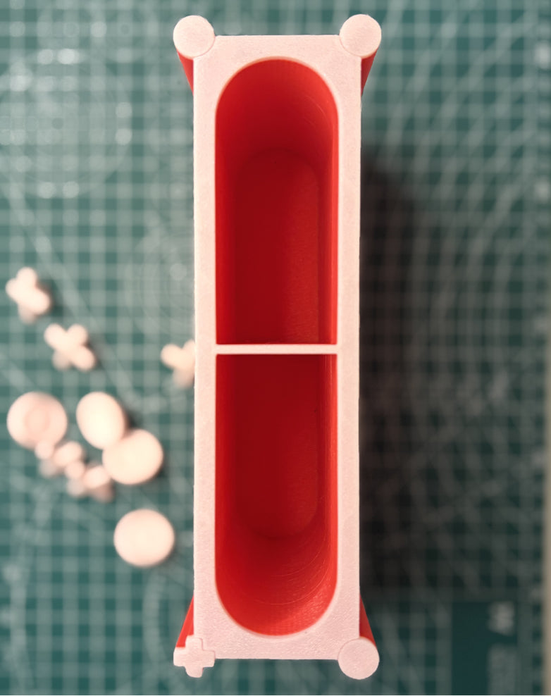 Pause & Play In red